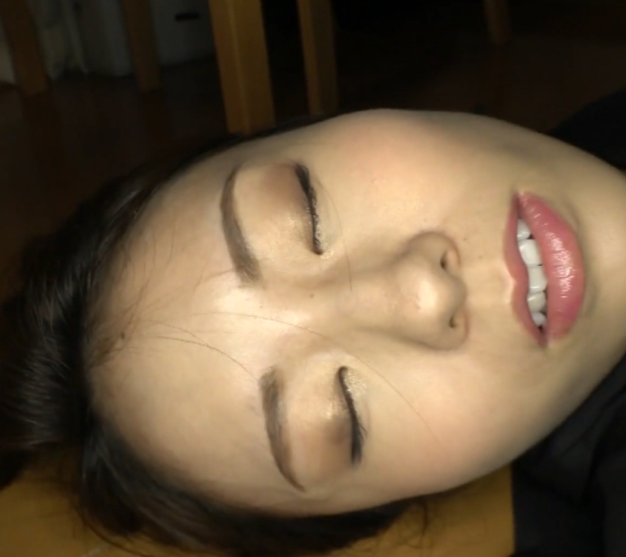 根据您提供的内容，为该商品取一个```plaintext[转载搬运]FC暗黑系列互动合集中部[34V+56.4G][百度盘]```这个标题包含了关键信息和视频大