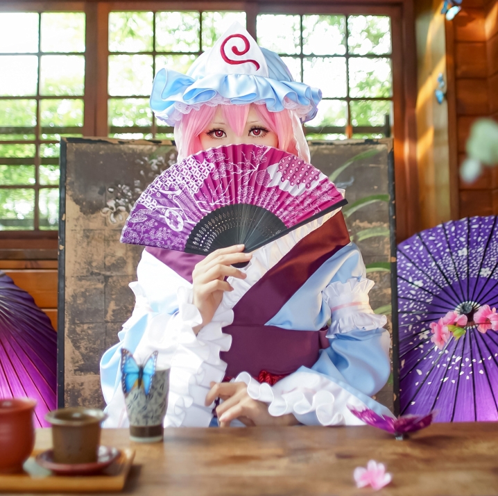 根据您提供的内容，为该商品取一个```plaintext[转载搬运]cosplay/合集/带视频ElyEE子（Elyee）高赞COS大合集114套[6250P+