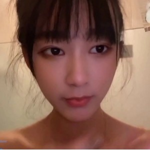 幽默达人jiakai39在twitter上创作的《佳凯小仙奶》视频，大小不一，粉丝不断增长！