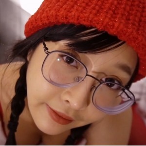 眼镜妹deerlong原档219v52.7g，收藏800，百度ED2K96.9g合集，投稿人整理，精彩视频尽在眼前