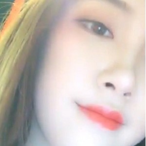 清新可爱筱筱舔脚合集：易直播12V+6.5视频百度盘