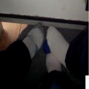 足艺俱乐部流传视频：三人校服白袜足艺[1+165m][百度盘]