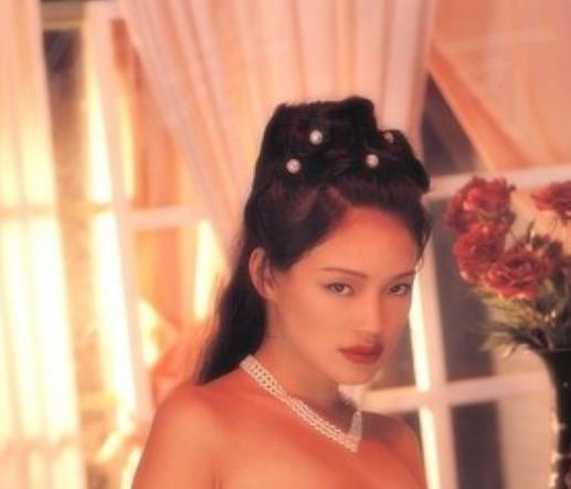 《女神舒淇高尺度影片：3V7.8G》