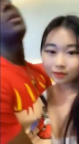 《美眉找黑爹：魅力、未来发展趋势、耐心温柔，提升女性社会地位的伴侣》