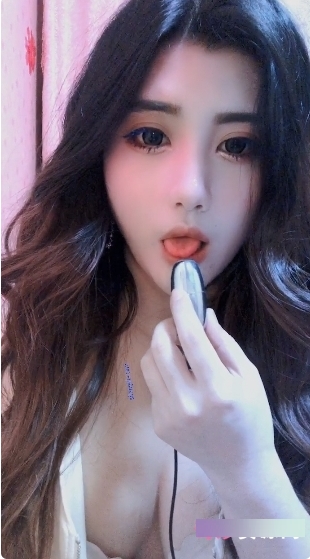 金鑫蔓笙:高端餐饮品牌,提供豪华享宴抖音:热门短视频平台,分享生活内容社保:保障员工权益的社会保险制度打赏:在网络平台上给创作者或主播的赞赏内容:包含在抖音上分