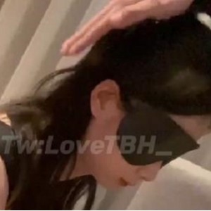 唐伯虎资源丰富，女主魅力无限，眼罩下的冒险之旅，下载观看享受棒棒糖般甜蜜