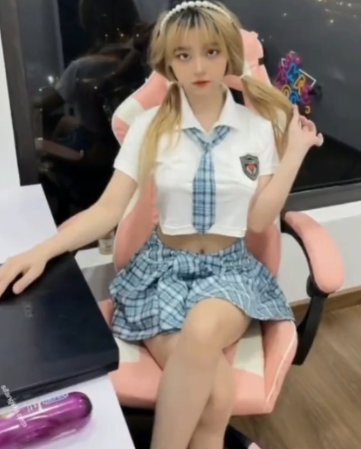 视频合集中包含了1100多个抖音风格的舞蹈视频，总大小达15.6G，让你尽情感受舞蹈的魅力！自行打包抖音风双马尾弹力摇捣蒜手势舞合集百度盘