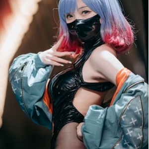 铃的粉丝来说，仍然是一个不容错过的收藏品。快来下载吧，有效期有限，别错过这个精彩的视频合集！