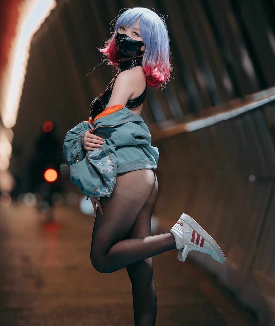 铃的粉丝来说，仍然是一个不容错过的收藏品。快来下载吧，有效期有限，别错过这个精彩的视频合集！