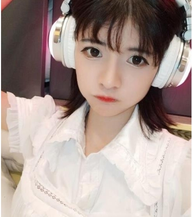 高颜值狗头萝莉网红小花优质作品合集视频数量有限，精品呈现