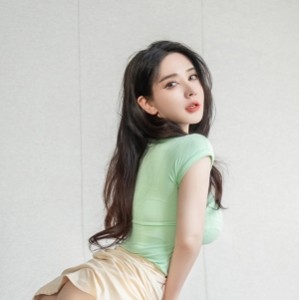 潘娇娇大罩杯秀资源8四人游，清晰弄净B区，放飞自我悄悄话