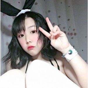 网红美女的完美身材和高颜值