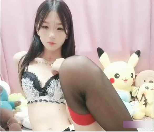 限时特惠755M半筒黑丝手指舞互动，绝色美女Carti模特身材火辣！