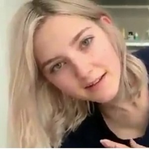 咬技展示和唇舌斗舌的短视频技巧