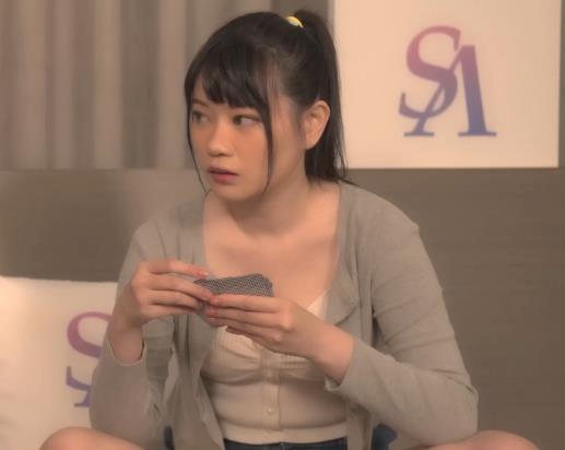 大學同學玩牌輸了脫一件昀