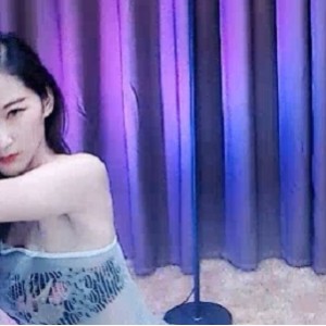 性感女主播小小兔的虎牙作品合集：颜值安全诱惑泳衣美味