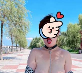 火释放选尤物蜂腰胖臀，反差婊巨R，美臀妹子打粑粑！