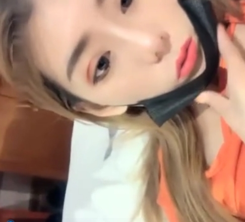 绝美美女打粑粑视频：1V183mb