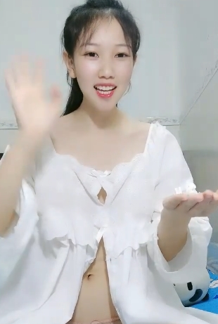 今日分享小奶猫女主播丸子丫的精彩作品：两部2.05G视频！