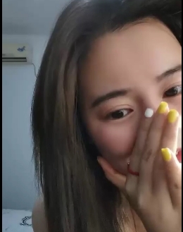 粉红怡宝御姐范女主播,完美身材让你心动,视频1.66G欢迎下载!