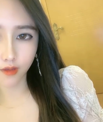 菲儿精选1V-4.5G：资深斗鱼浮力女神桔梗UIIU紫薇秀，定制高情绪小仙女！