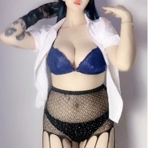 欣妹妹：完美身材、夸张前车大等，性感浮力主播，精彩午夜场尤物，魅力无限