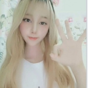 体验不一样的网红之旅，精选网红女神奶思的视频资源合集