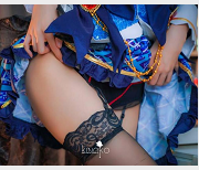 铃木美咲第一次打粑粑，风野灯织COS服，吊带黑丝高跟，精彩视频等你来观看！