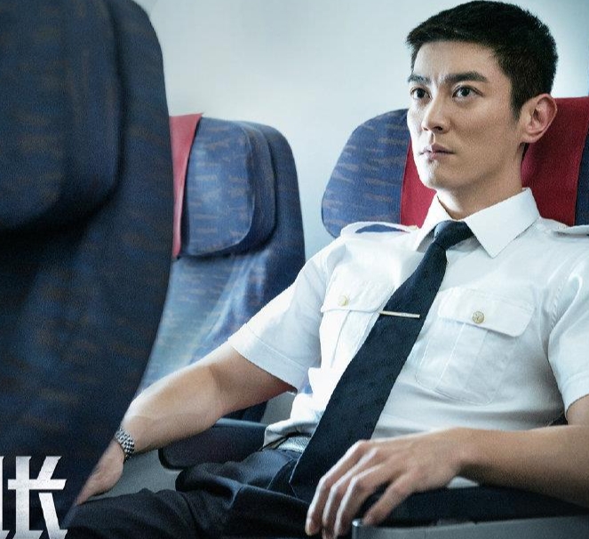 中国机长+4K+HDR+向英雄的川航+3U8633机组致敬真实事件改编电影！