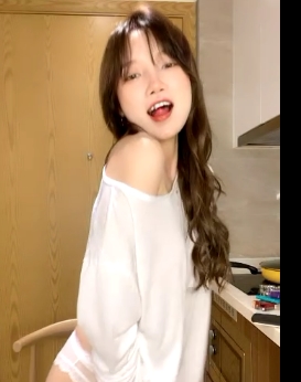 女主播一只奶包作品两部