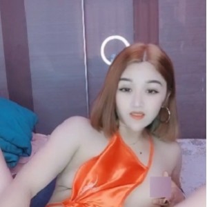 女主播_甜甜欣欣带你飞作品三部