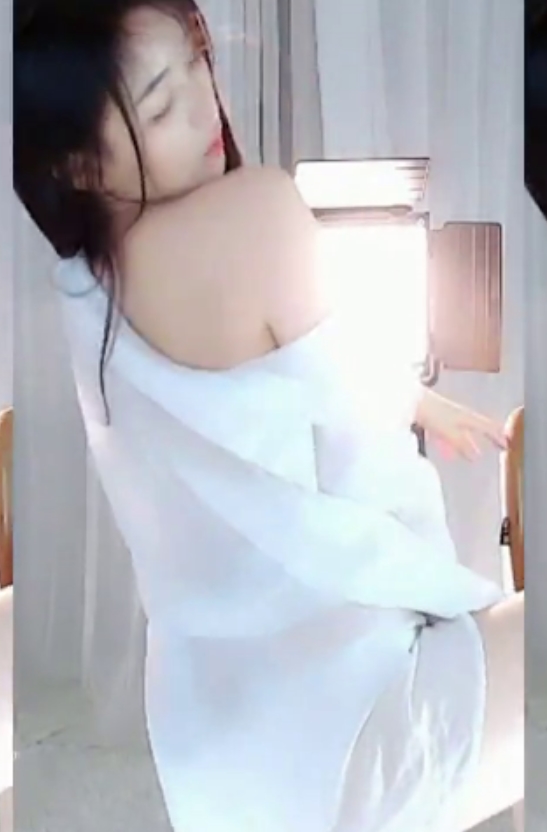 蛋宝宝定制展示：8V1G新品亮相，精美设计受热捧