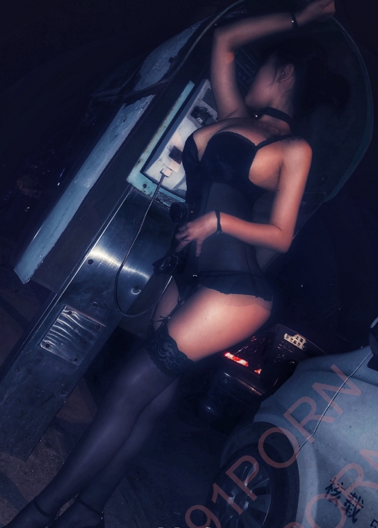 武汉白富美Echo:猫奴生活展示,33只猫咪收藏,露脸视频吸引420M关注