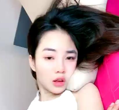 自拍达人4V2G：5小时弄货互动，车衣棒棒糖下水道后花园