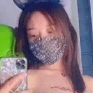 网红美少女小雪黑色神器睡衣秀186M精彩视频