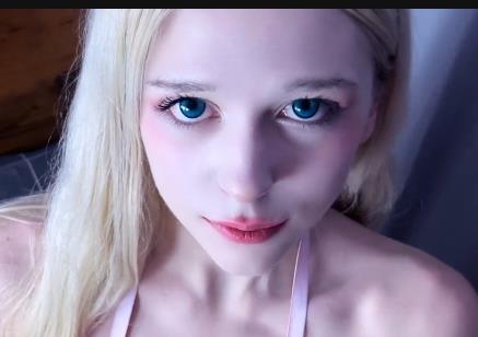 32W粉丝超火P站博主合集：颜值高妆容差丝袜用脚作品