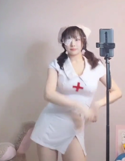 甜小乜：90个视频，524M，抖音网红舞蹈模特