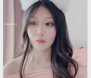 暖暖邻家女Mandy-LinLin自拍视频2V-2.5G，美颜精选神器，社保姬湾湾车灯弹性