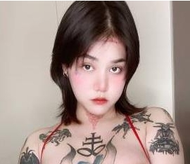 迷你纹身小狗狗