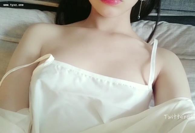 白桃露露推特超级萌妹子磨不明液体合集