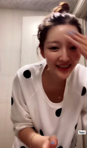 热门短视频平台抖音和快手,网红反差女主播的12V1.92G视频资源,百度盘提供下载