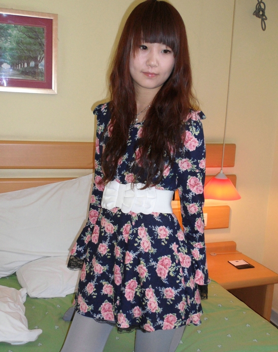 国模彭彭2011年三人游305M百度盘