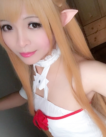 《Sola酱：不甘心的少女，追求双马尾梦想的旅程》