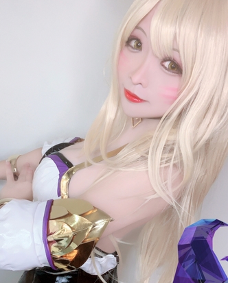 《Sola酱：不甘心的少女，追求双马尾梦想的旅程》