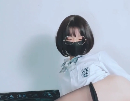 jinwanxuan1999精彩搬运视频合集百度盘转载，男声女孩的晚饭房门故事