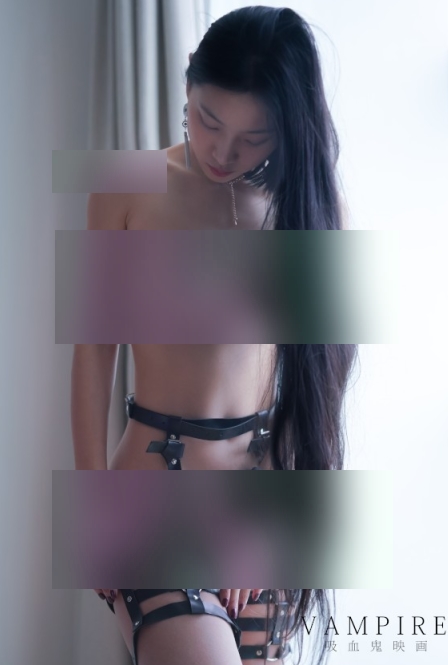 网红刘玥的新鲜尝试：令人印象深刻的视频资源合集，让你感受到她对美的探索！