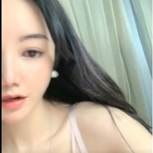 虎牙新晋人气主播小纯纯火辣身材白皙粉嫩绅士私人定制视频：惊艳妩媚有尺度直播打赏