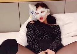 Vivian姐：黑丝长靴女神的可爱与魅力