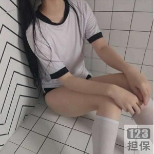 00后网红洛莉：紧身健身服装诱惑美少女飞机场直播资源
