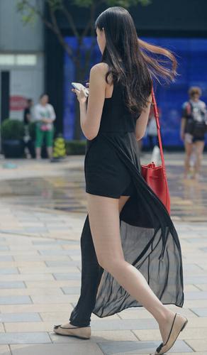 《feng+sao女子：爱情·事业·精神自由》10集全网络剧，点击链接观看！